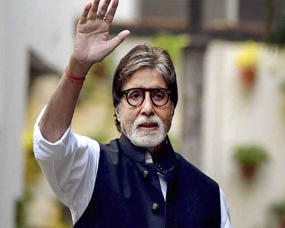 Amitabh Bachchan Greets Fans On Th Birthday At Midnight