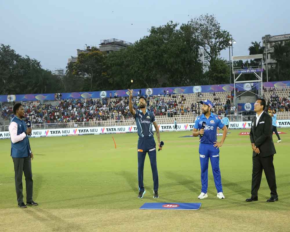 GT Elect To Bowl Against Mumbai Indians