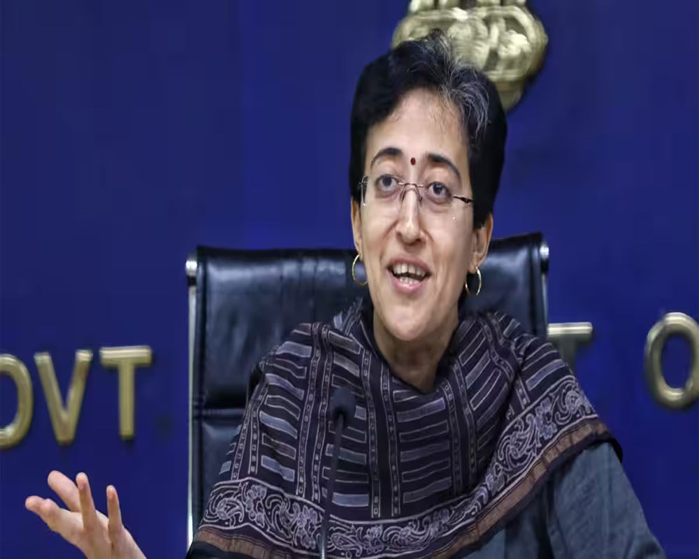 Atishi Submits Primary Report To Cm Kejriwal Over Complaint Against Cs