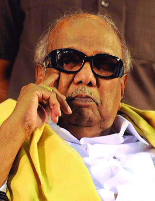 Karuna hails 'good friend'  Modi, but mum on ties  with 'non-communal' BJP