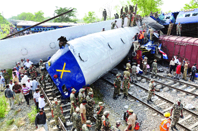 40 dead in train accident in UP