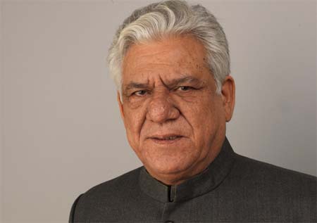 Om Puri goes down on his knees for Helen Mirren