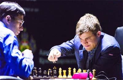 World champion Carlsen blundered into checkmate. How could he have won?