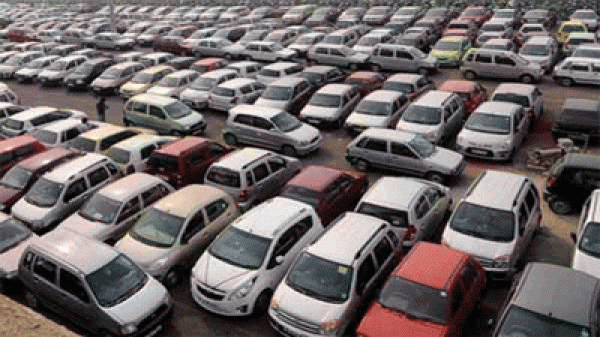 Festive season fails to cheer car makers, Oct sales subdued