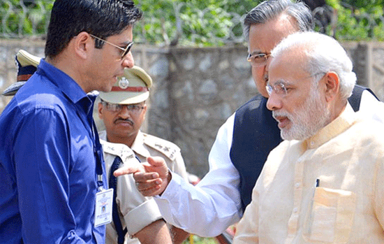 IAS officers rebuked for dress code violation during PM visit