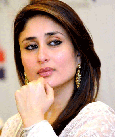 Kareena goes sensuous for 'Mera naam Mary' song