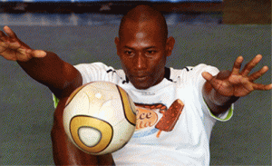 Cuban sets record for soccer ball head control