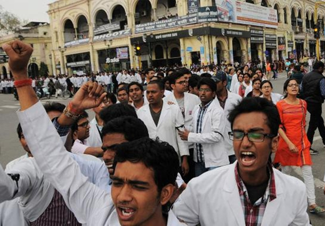 16 die at lucknow's KGMU hospital following junior doctors' strike