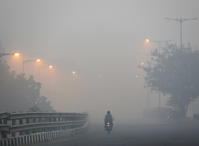 Pollution goes through the roof in Delhi, visibility plunges