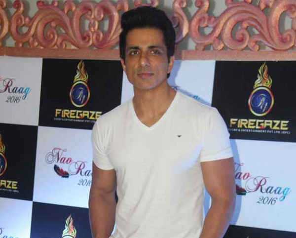 Sonu Sood to make a biopic on PV Sindhu