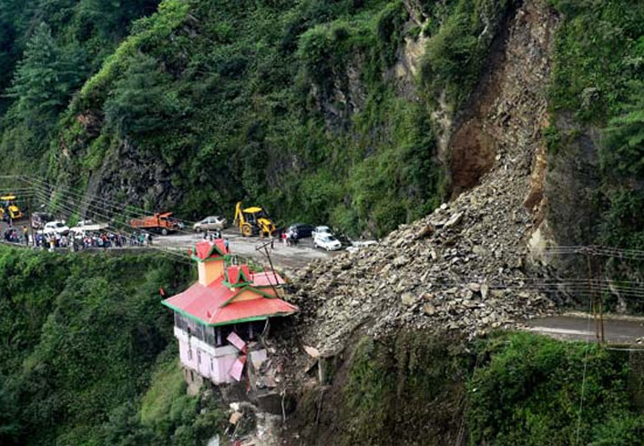 Massive landslide near Shimla, videos go viral