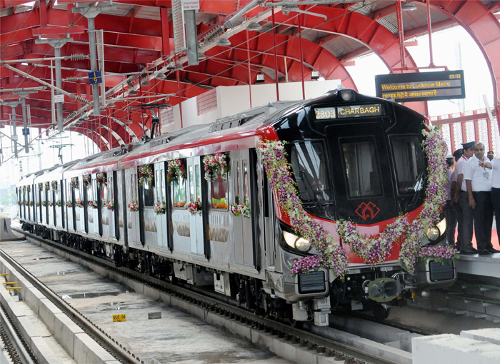 On day one, lucknow Metro stuck for an hour; over 100 rescued