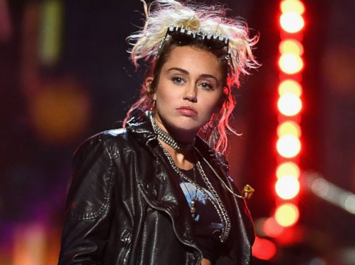 Miley Cyrus Denies Pregnancy Slams Rude Fans 1764