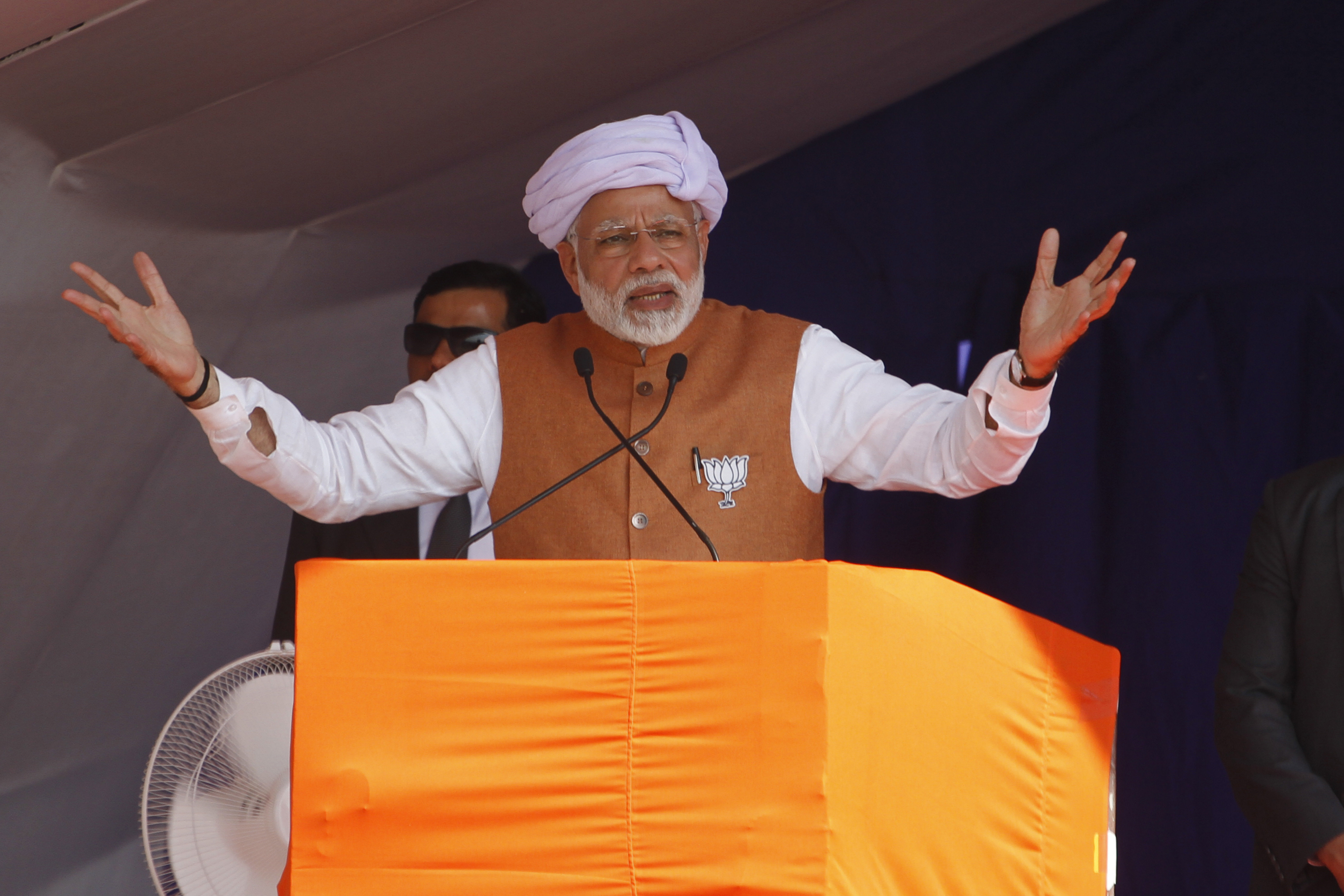 I sold tea, but not nation: PM Modi