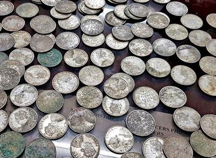 150 coins of the British era found in Hazaribag