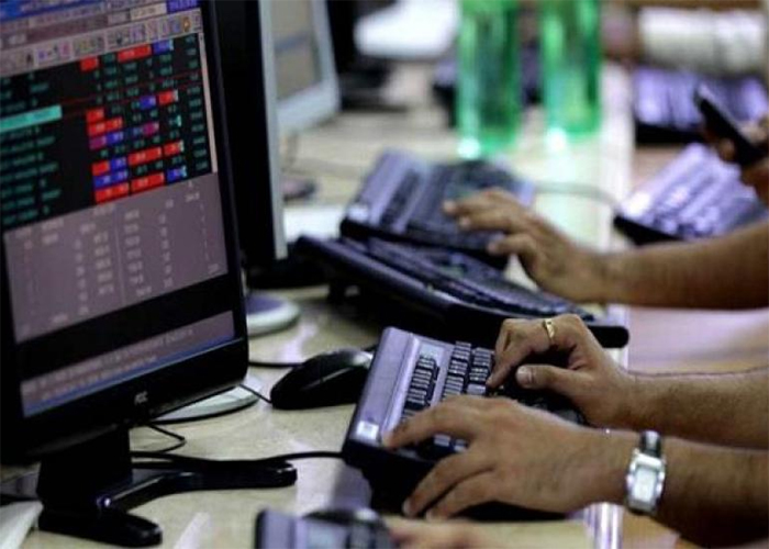 Sensex, Nifty touch new record highs; banking stocks rise