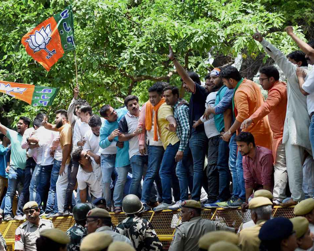 Delhi BJP Leaders, Workers Stage Protest Against Rahul Gandhi Near Cong ...