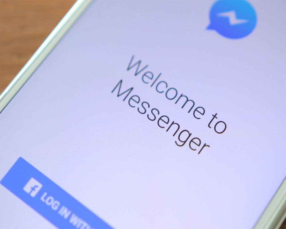 Facebook testing voice commands in Messenger