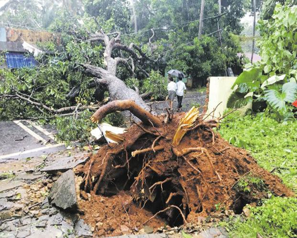 Cyclone Titli crosses Odisha coast, no loss of life