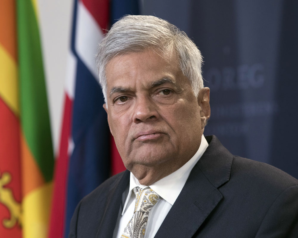 Sri Lankan PM leaves for India