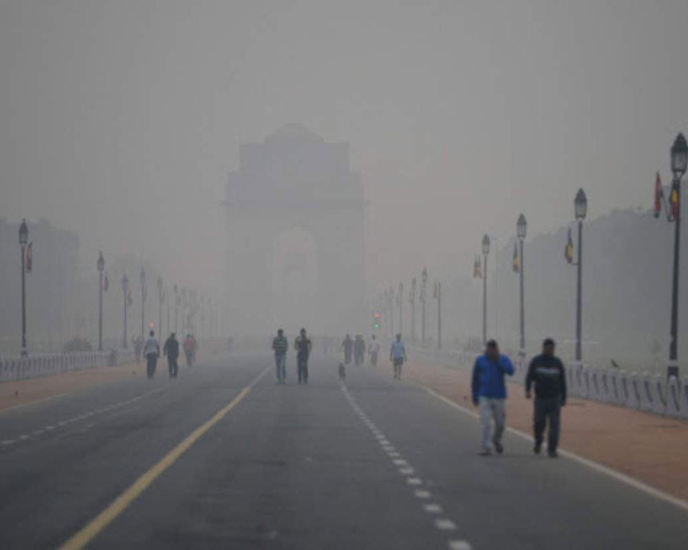 Thick hazy morning in Delhi chokes, air quality deteriorates