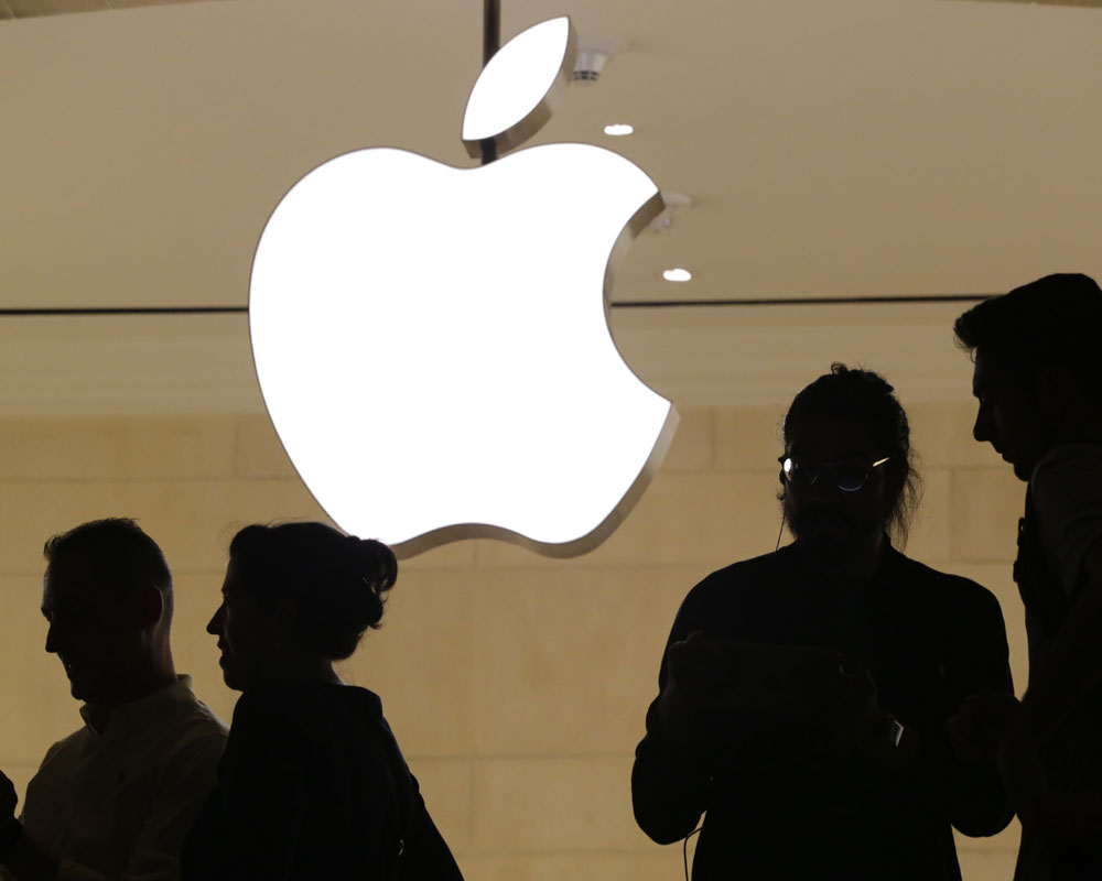 With $62.9 bn revenue, Apple has $237 bn in cash on hand