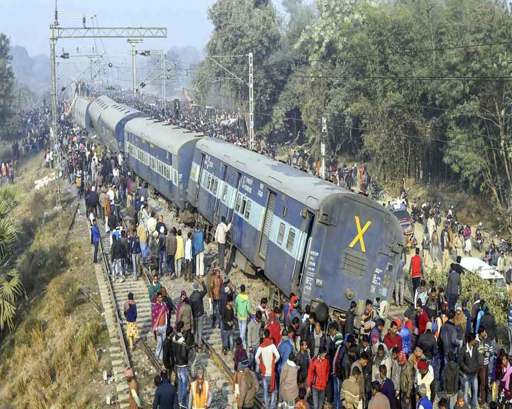 13 bogies of Chapra-Surat express derails in Bihar, 4 injured