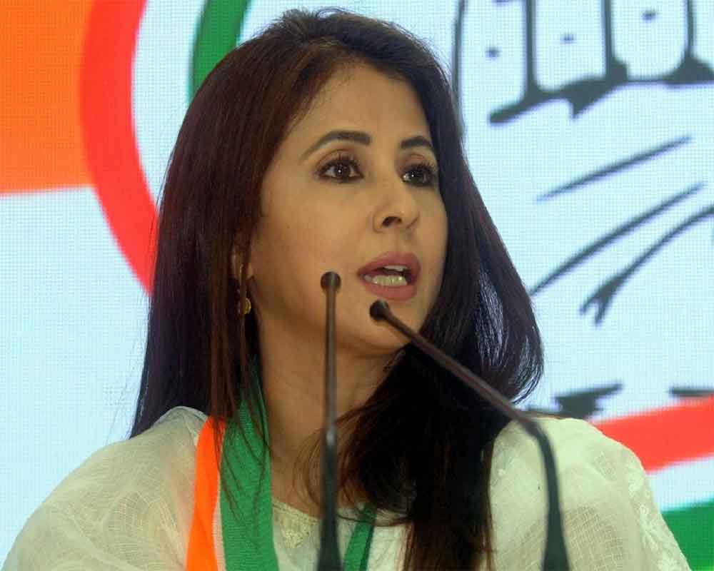 Urmila Matondkar quits Cong, cites 'petty in-house politics'