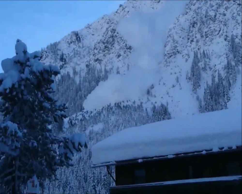 Avalanche hits Kashmir's Gurez sector