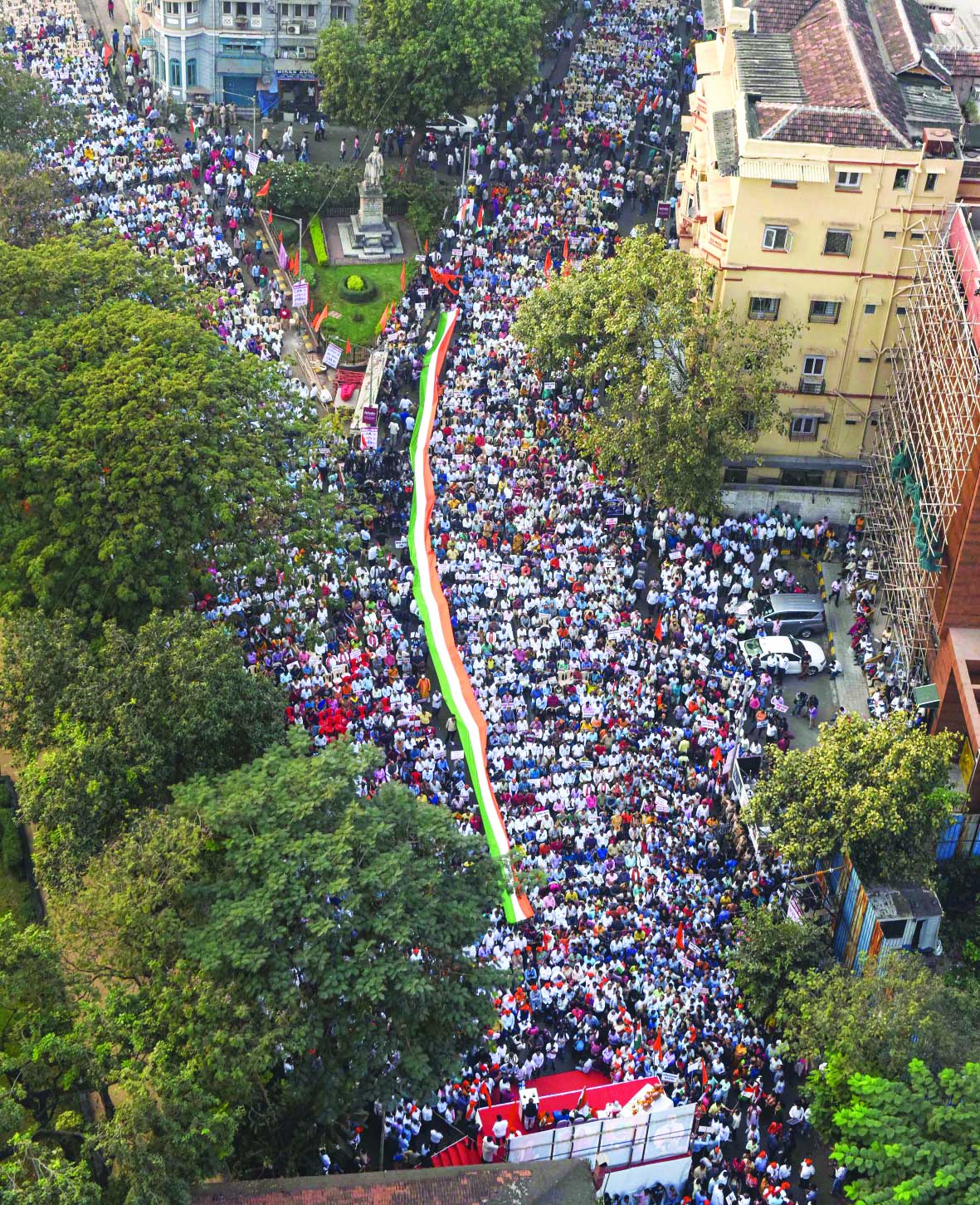 CAA-NRC backers, opponents  hold parallel rallies in Mumbai