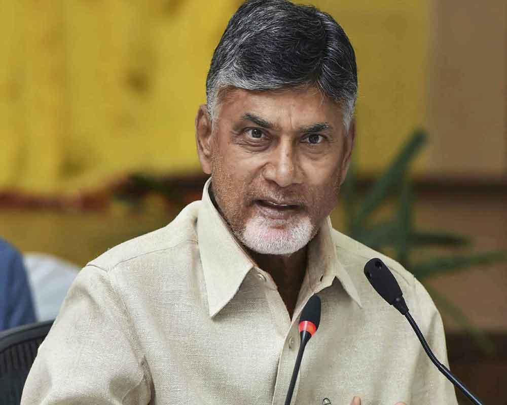 Chandrababu Naidu alleges Centre threatening to impose Prez rule in Andhra