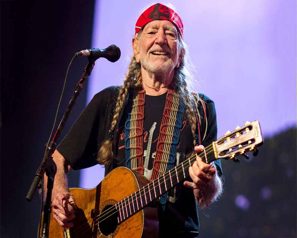 Country legend Willie Nelson calls off tour due to 'breathing problem'