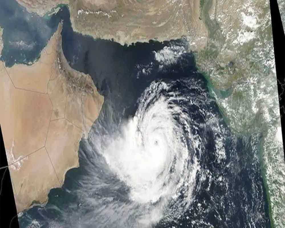 Cyclone 'Hikaa' intensifies, to cross Oman by Tuesday night