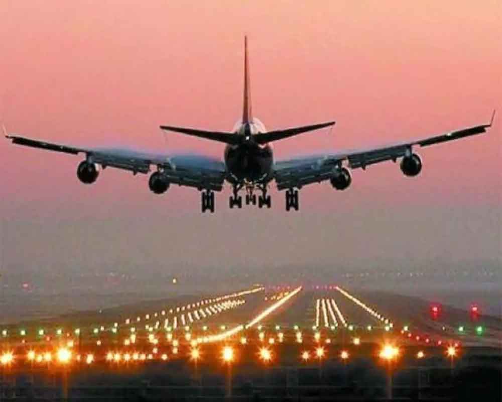 Delhi airport suspends flight operations for 26 minutes due to heavy ...