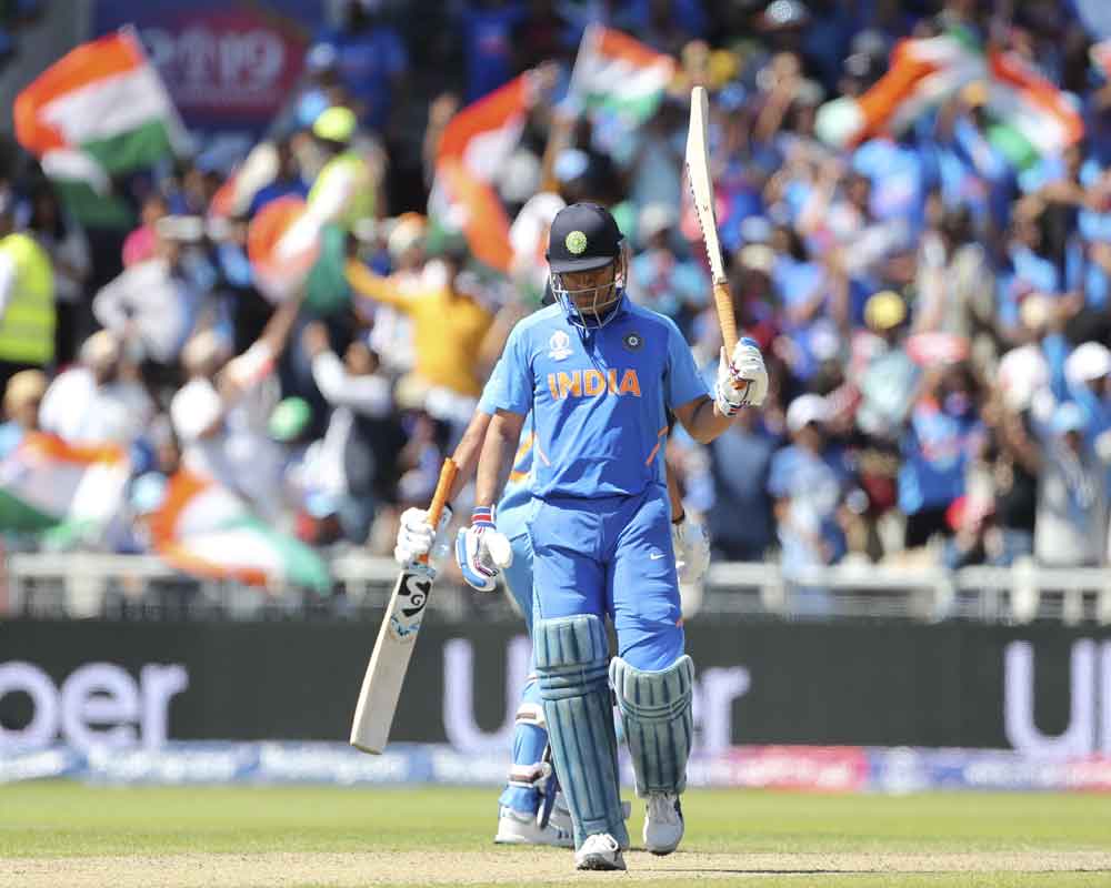 Dhoni's late surge takes India to 268/7 against West Indies