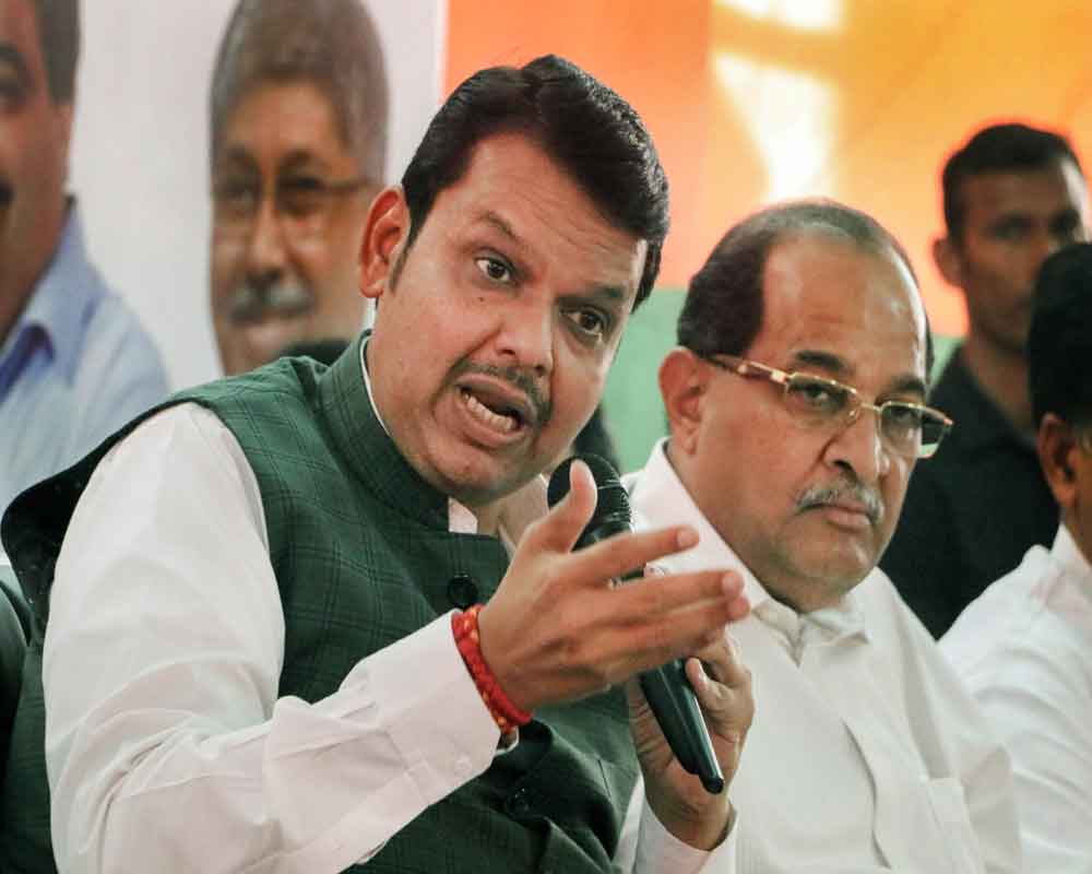 Fadnavis seeks Rahul Gandhi's apology over Savarkar remarks