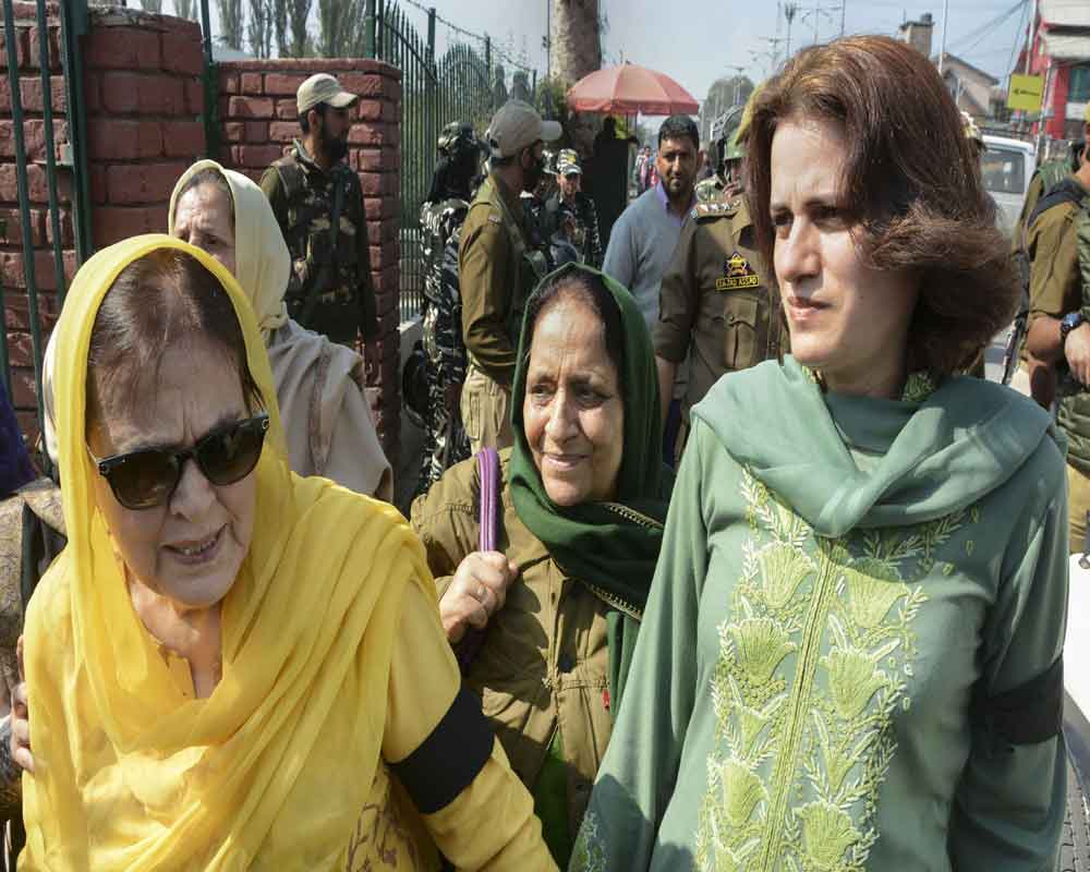 Half a dozen women activist including sister and daughter of Farooq Abdullah arrested during protest