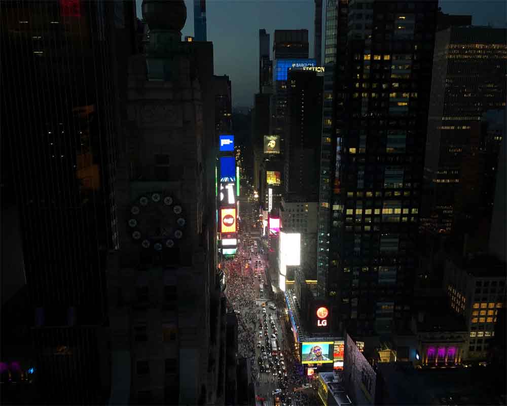 Huge power outage that plunged Manhattan into darkness ends