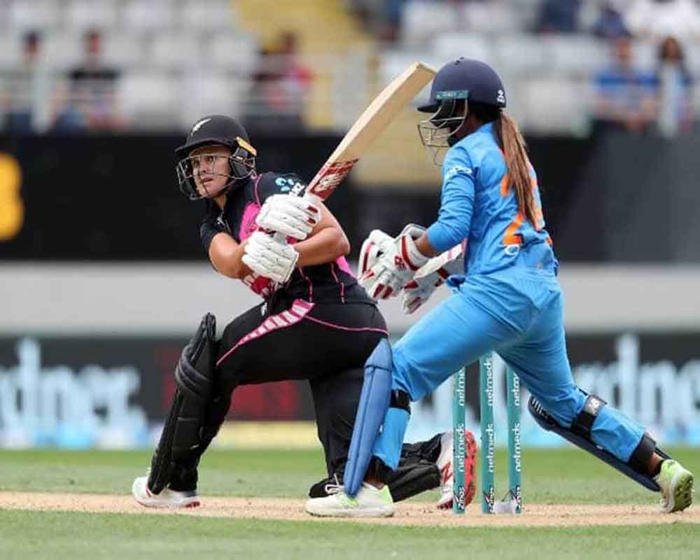 Indian women lose to NZ by 4 wickets to hand series