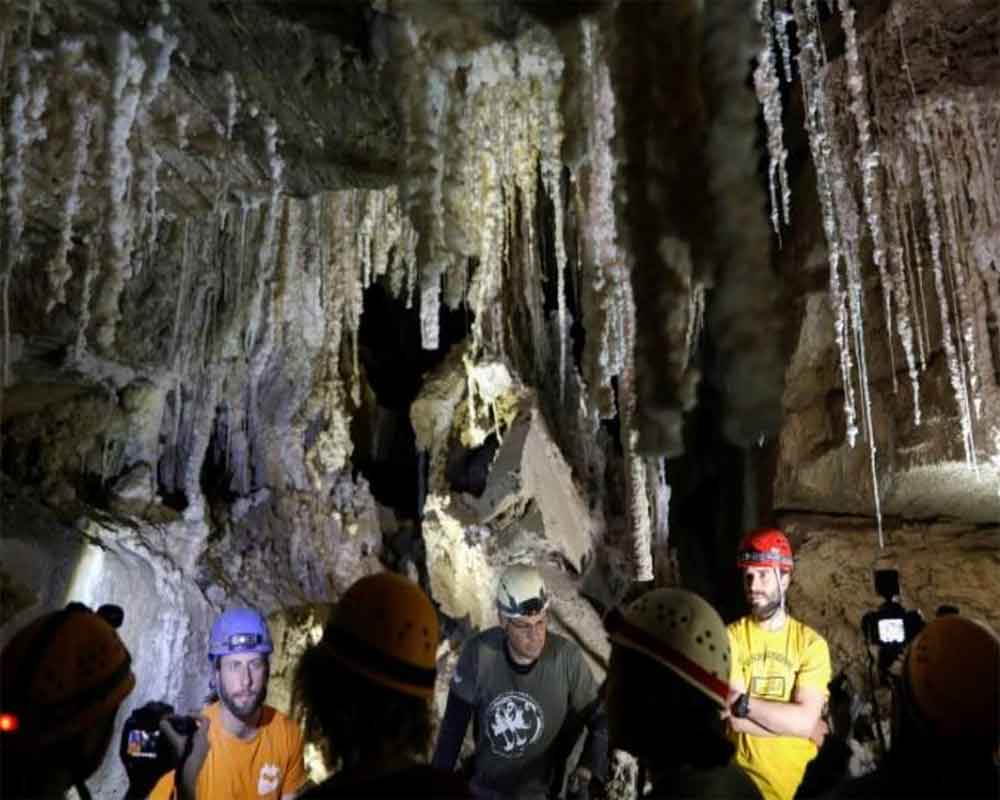 Israelis unveil 'world's longest salt cave'