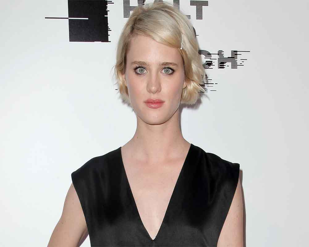 Mackenzie Davis joins Kristen Stewart in 'Happiest Season'