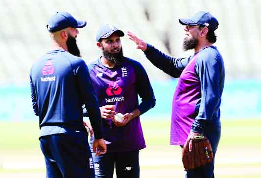 Moeen eyes Kohli's wicket