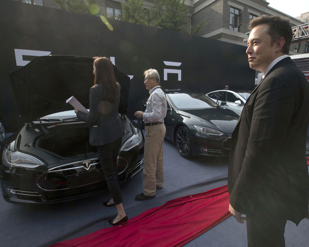 Musk in China to lay foundation of first Tesla plant outside US