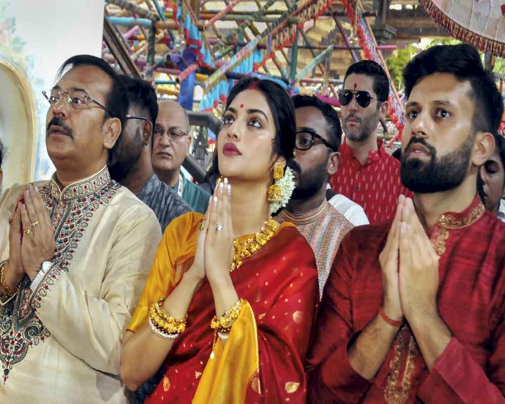 Nusrat in firing line of Muslim cleric for celebrating Durga Puja