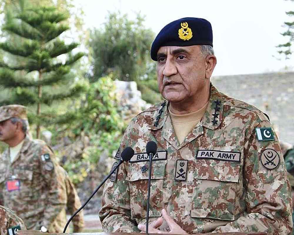 Pak Army chief to brief parliamentarians on 'hostile situation' at LoC