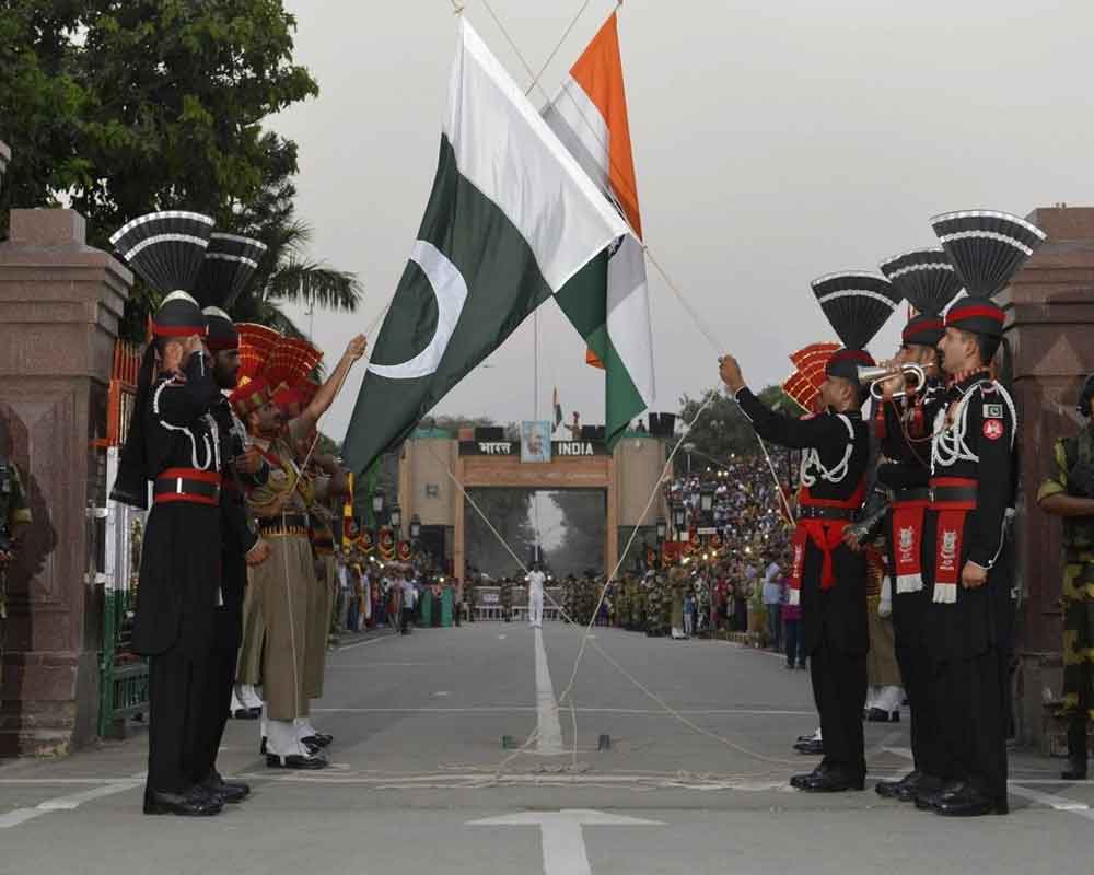 Pak hands India list of 261 Indian prisoners in Pakistani jails