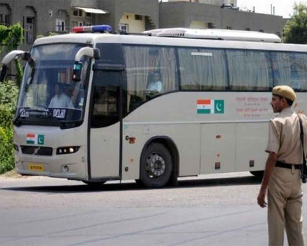 Pakistan suspends Delhi-Lahore bus service