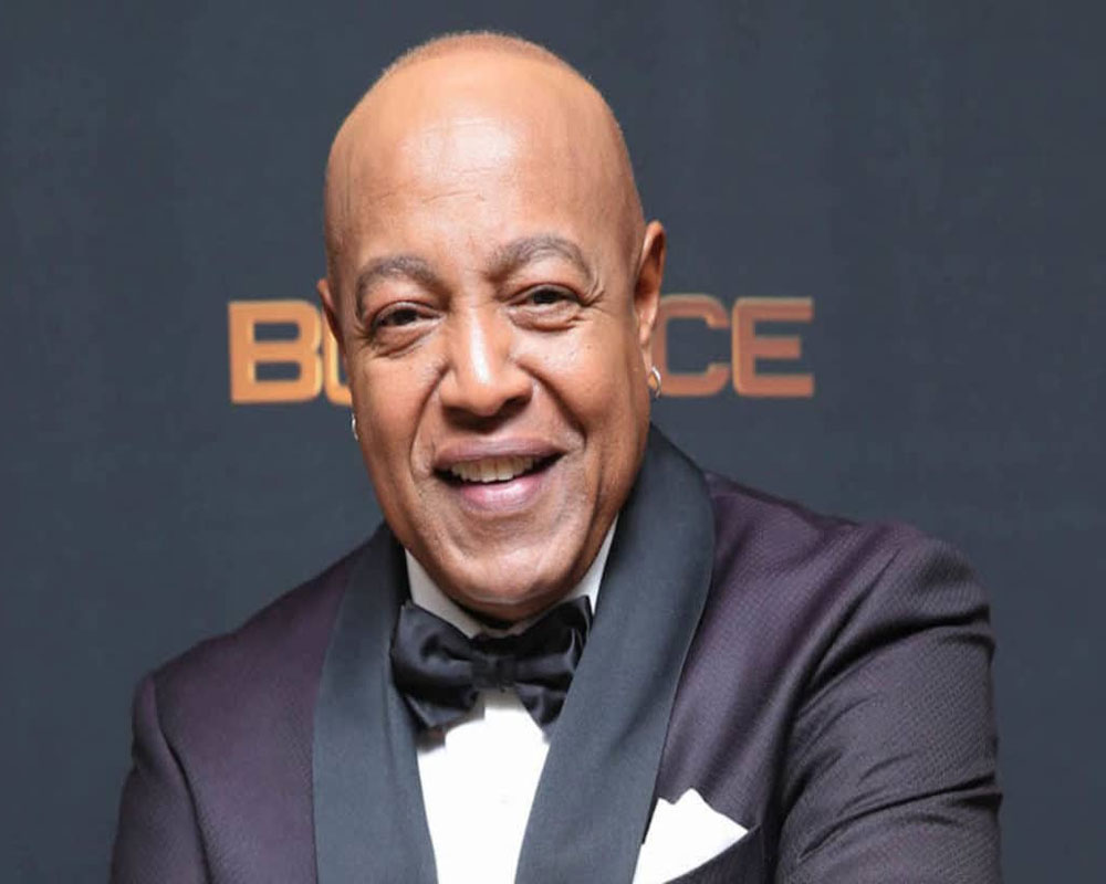 Peabo Bryson hospitalised after suffering heart attack
