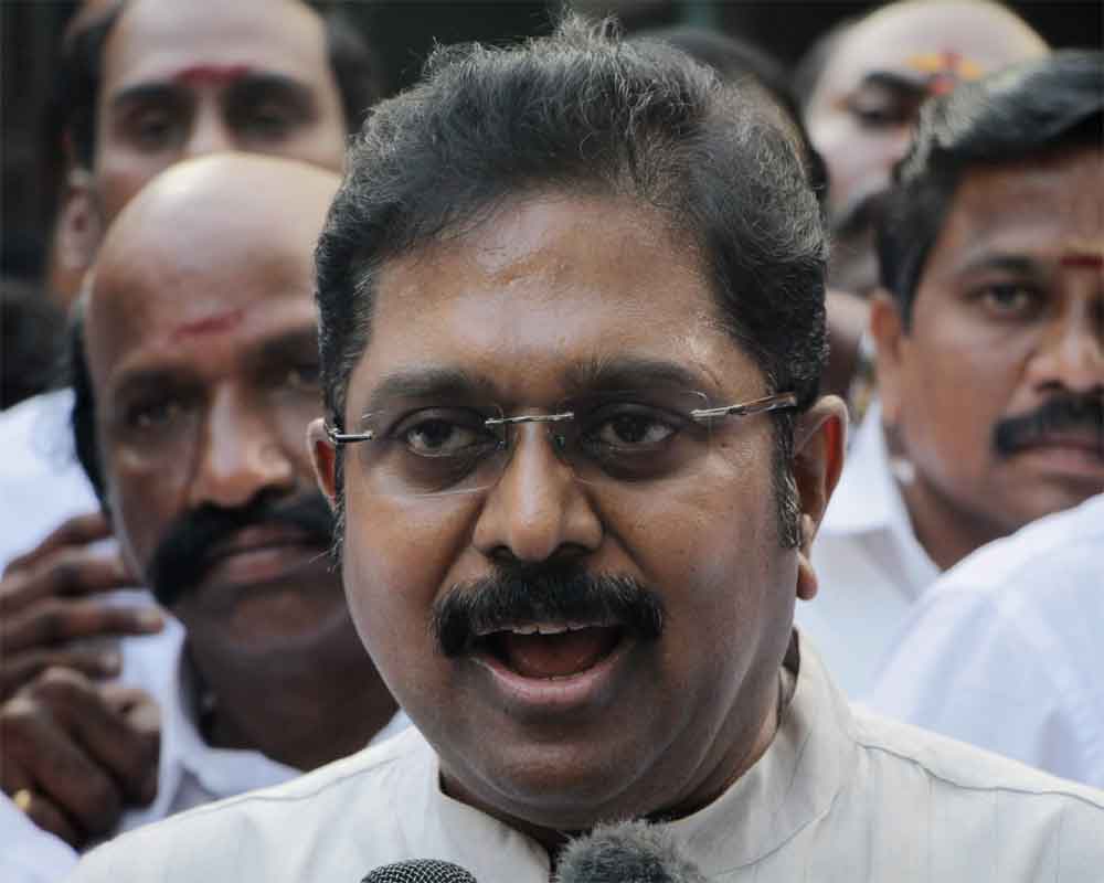 SC for now refuses 'pressure cooker' symbol to Dhinakaran-led AMMK