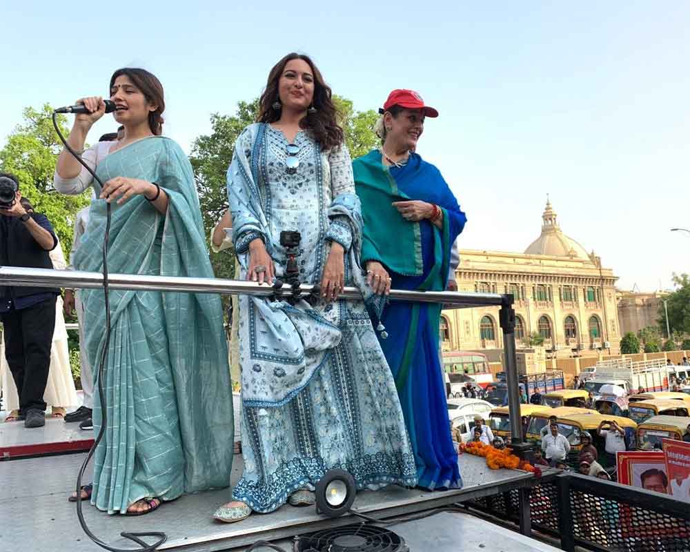 Sonakshi holds road show for mother in Lucknow
